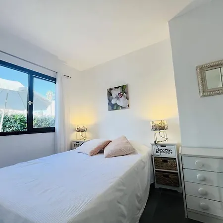 Climatise, 2 Chambres, Terrasse, A 100m De La A - Fr-1-63-341 Apartmán *