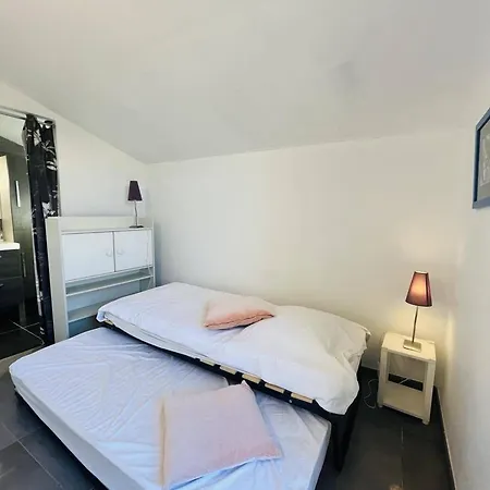 Climatise, 2 Chambres, Terrasse, A 100m De La A - Fr-1-63-341 * לומיו