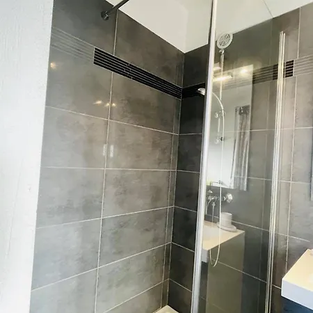 Climatise, 2 Chambres, Terrasse, A 100m De La A - Fr-1-63-341 לומיו