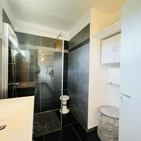 Climatise, 2 Chambres, Terrasse, A 100m De La A - Fr-1-63-341 * לומיו